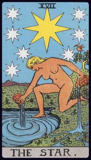 der stern tarot bedeutung: nackte Figur kniet am Wasser, gießt zwei Krüge; großer achtzackiger Stern mit sieben kleineren – Hoffnung, Heilung, Orientierung.